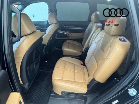 Used 2022 Kia Telluride SX w/ Towing Package image 18