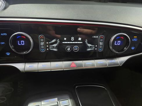 Used 2022 Genesis GV70 3.5T Sport w/ Sport Advanced Package image 21