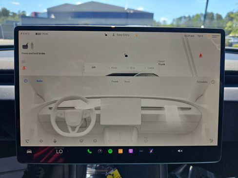 Used 2024 Tesla Model 3 Standard Range image 25