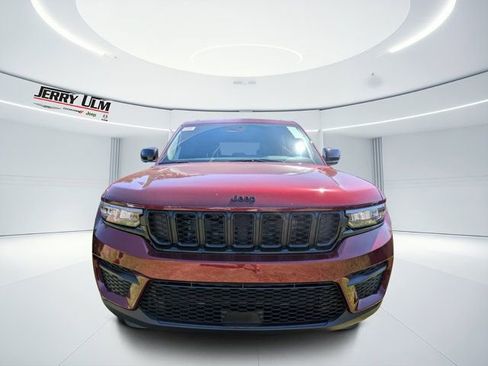 New 2025 Jeep Grand Cherokee Altitude RWD image 7