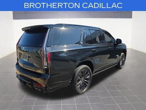 Used 2024 Cadillac Escalade V w/ LPO, ONYX Package AWD/4WD image 9