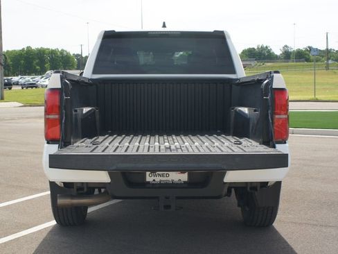 Used 2024 Toyota Tacoma SR5 AWD/4WD image 16