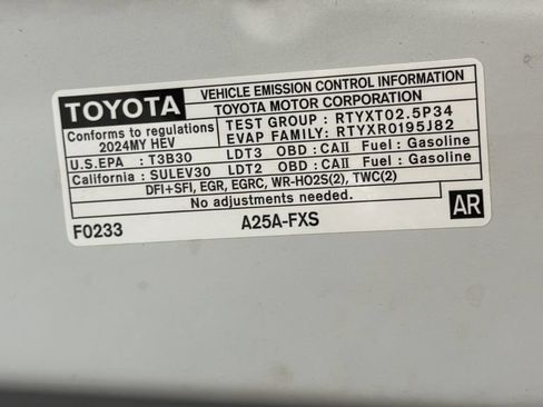 Used 2024 Toyota Sienna Limited AWD/4WD image 46