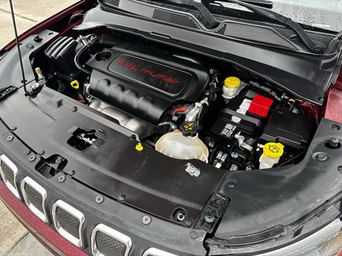 Used 2022 Jeep Compass Latitude image 33