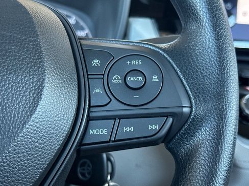 Certified 2024 Toyota Corolla Cross L image 29