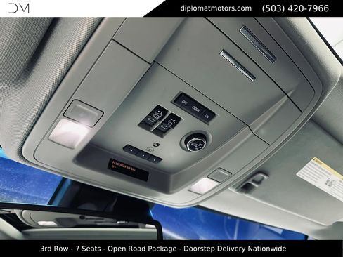 Used 2018 GMC Yukon Denali w/ Open Road Package AWD/4WD image 40
