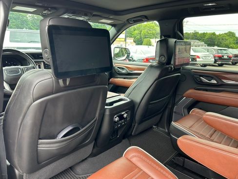Used 2024 GMC Yukon XL Denali Ultimate AWD/4WD image 19