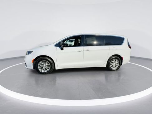 New 2026 Chrysler Pacifica Select FWD image 4