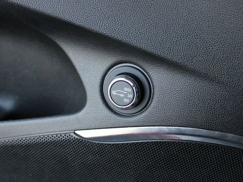 Used 2024 Buick Enclave Premium image 24