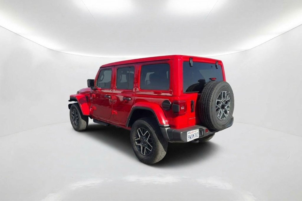 Used 2026 Jeep Wrangler Unlimited Sahara AWD/4WD image 8