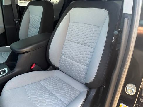 Used 2020 Chevrolet Equinox LS w/ LS Convenience Package FWD image 5