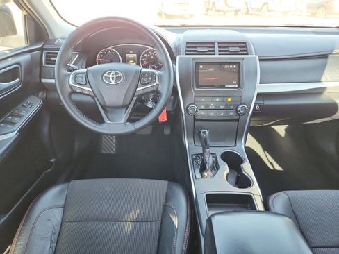 Used 2016 Toyota Camry XLE image 9