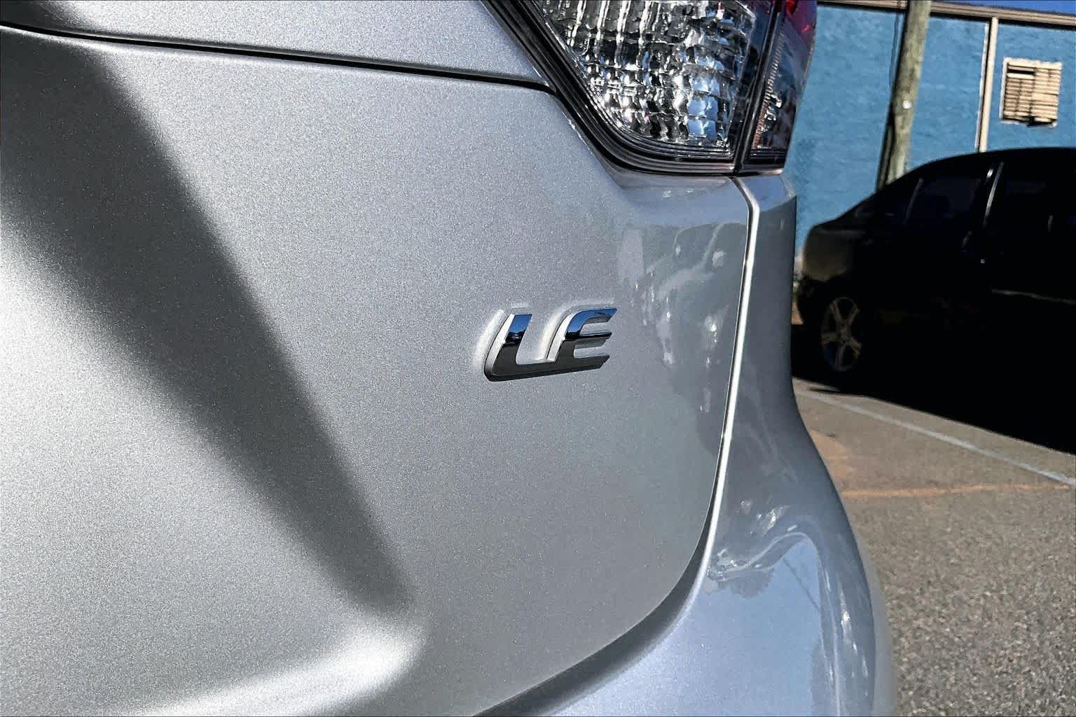 Used 2025 Toyota Corolla LE FWD image 10