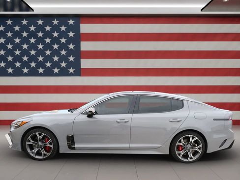 Used 2019 Kia Stinger GT1 image 2