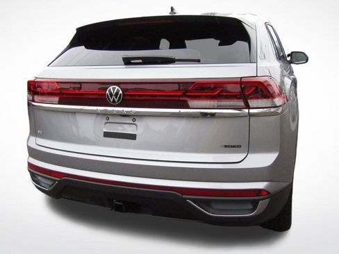 New 2026 Volkswagen Atlas Cross Sport SE AWD/4WD image 2