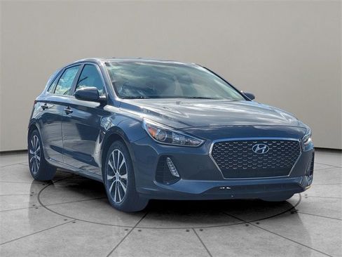 Used 2019 Hyundai Elantra GT image 14