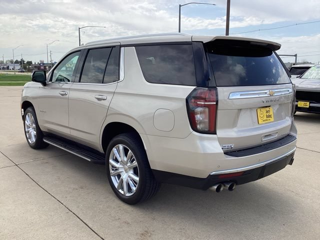 Used 2021 Chevrolet Tahoe Premier w/ Premium Package AWD/4WD image 3