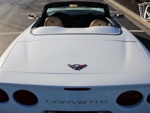 Used 1998 Chevrolet Corvette Convertible RWD image 29
