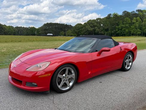 Used 2007 Chevrolet Corvette Convertible w/ Preferred Equipment Group RWD image 2