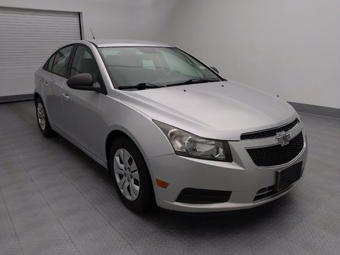Used 2014 Chevrolet Cruze LS image 13