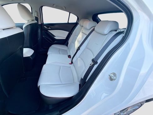 Used 2018 MAZDA MAZDA3 Grand Touring w/ Premium Equipment Package image 19