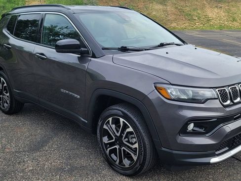 Used 2024 Jeep Compass Limited AWD/4WD image 2