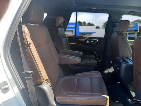 Used 2022 Chevrolet Tahoe High Country w/ Premium Package 2 AWD/4WD image 26