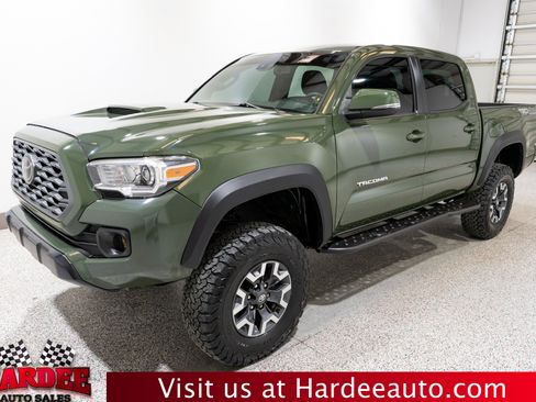 Used 2021 Toyota Tacoma TRD Off-Road w/ Technology Package AWD/4WD image 2