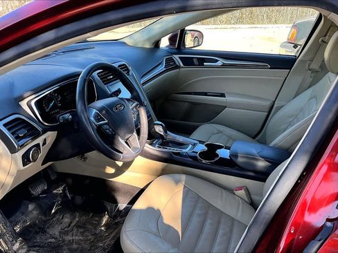 Used 2014 Ford Fusion SE w/ Equipment Group 202A image 18