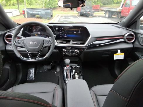 New 2026 Chevrolet Trax RS w/ Sunroof Package FWD image 18