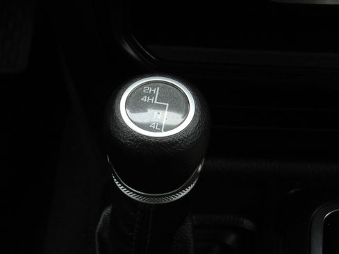 Used 2020 Jeep Wrangler Sport AWD/4WD image 30