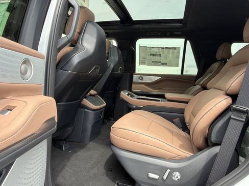New 2026 Lincoln Navigator Black Label AWD/4WD image 19