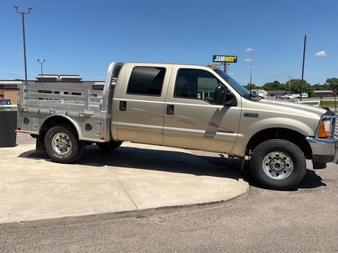 Used 2001 Ford F350 XLT AWD/4WD image 4