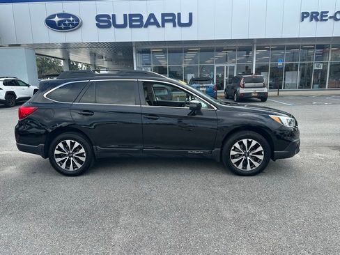 Used 2017 Subaru Outback 2.5i Limited w/ Popular Package #5 image 2
