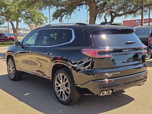 New 2026 GMC Acadia Denali Ultimate w/ LPO, Floor Liner Package AWD/4WD image 2