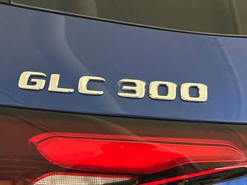 Used 2025 Mercedes-Benz GLC 300 GLC 300 image 39