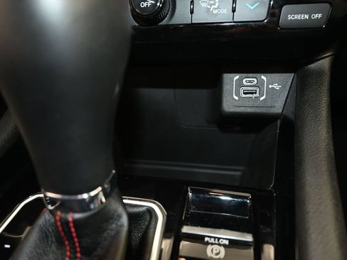 Used 2025 Jeep Compass Trailhawk w/ Trailhawk Convenience Group AWD/4WD image 26