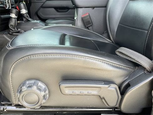 Used 2022 Jeep Wrangler Unlimited Sahara image 27