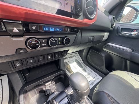 Used 2017 Toyota Tacoma TRD Sport w/ Premium & Technology Package RWD image 14