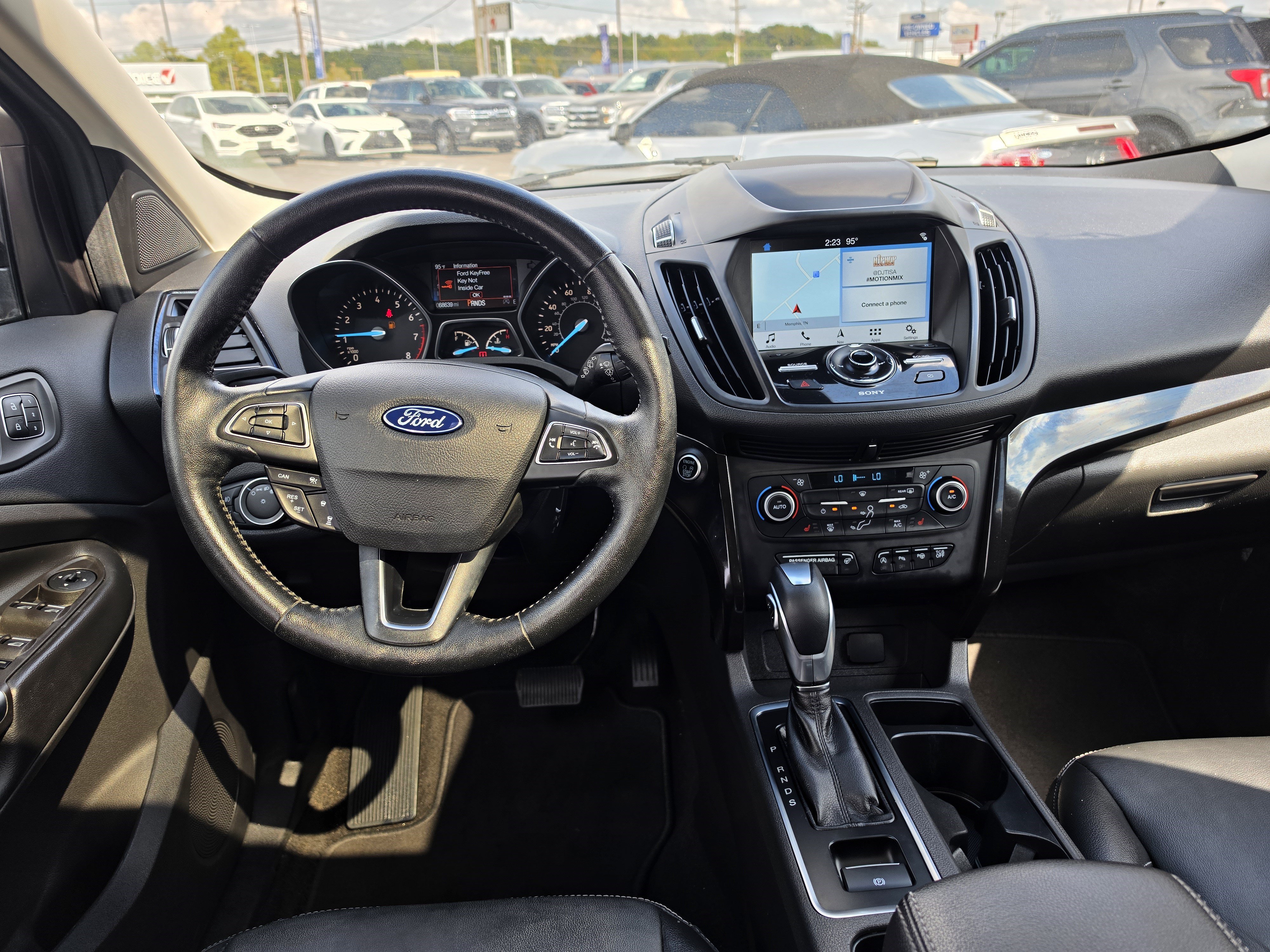 Used 2019 Ford Escape Titanium FWD image 11