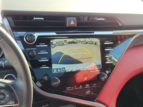 Used 2020 Toyota Camry XSE FWD image 9