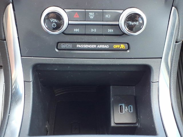 Used 2024 Ford Edge Titanium w/ Equipment Group 301A AWD/4WD image 21