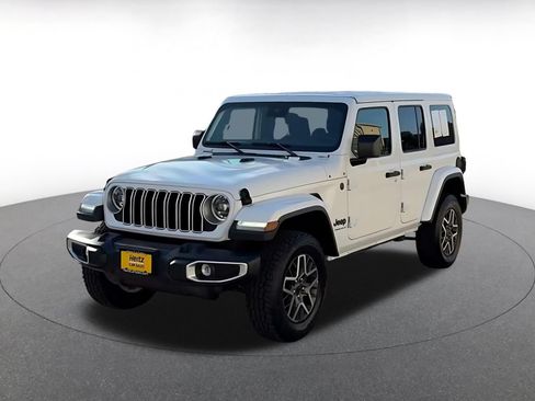 Used 2025 Jeep Wrangler Unlimited Sahara AWD/4WD image 7