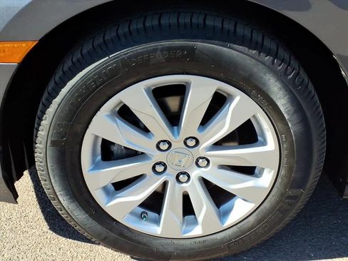 Used 2018 Honda Odyssey LX image 8