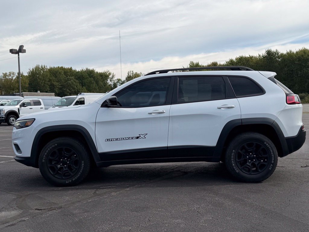 Used 2022 Jeep Cherokee Latitude w/ Sun & Sound Group AWD/4WD image 5