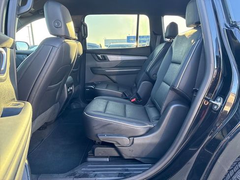 Used 2025 Buick Enclave Sport Touring image 30