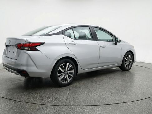 Used 2025 Nissan Versa SV image 9