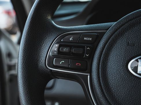 Used 2017 Kia Optima LX image 19