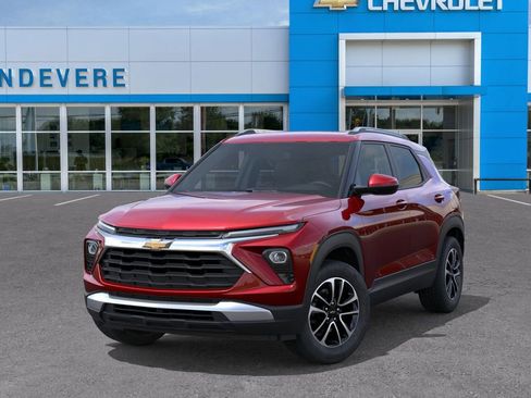 New 2026 Chevrolet TrailBlazer LT w/ LT Cold Weather Package FWD image 8