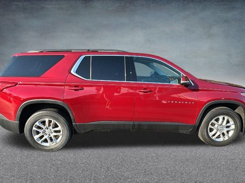 Used 2021 Chevrolet Traverse LT FWD image 32